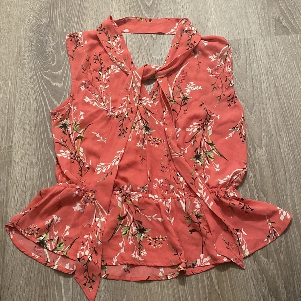 Soho NY & Company blouse Size S Floral Pink. 1st pic is front 3rd pic is back - Picture 2 of 7